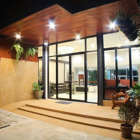 S'Prima Hostel Phitsanulok Bagian luar foto