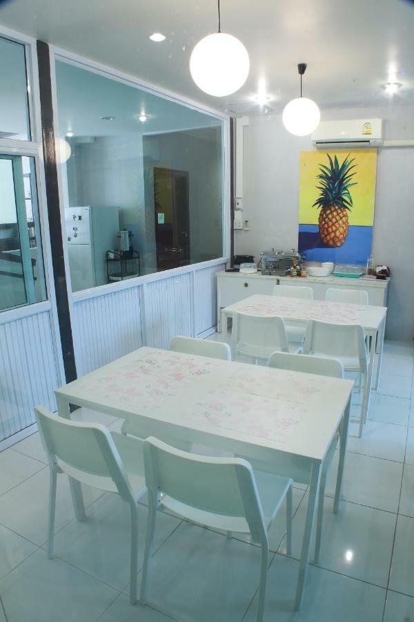 S'Prima Hostel Phitsanulok Bagian luar foto