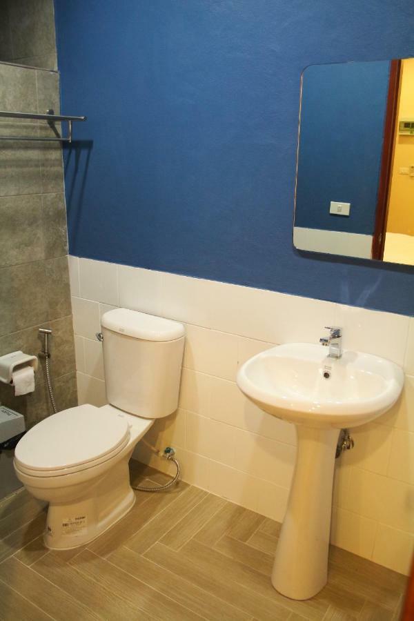 S'Prima Hostel Phitsanulok Bagian luar foto