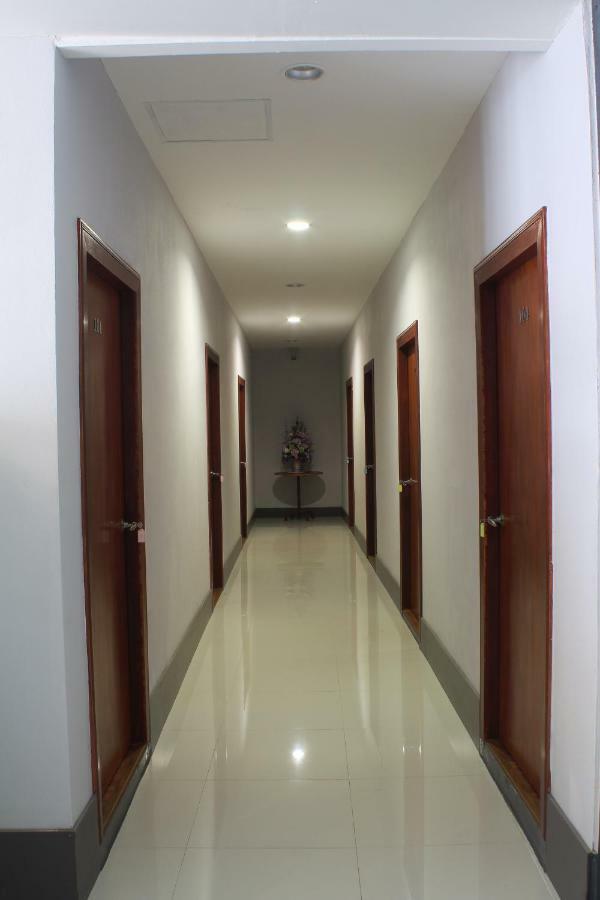 S'Prima Hostel Phitsanulok Bagian luar foto